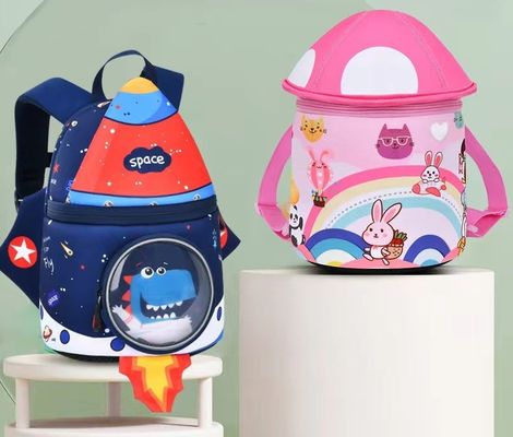 Roket Şekli SBR Çocuk Sırt Çantası 3D Neopren Eğitim Çantası 31 * 24 * 15 Cm